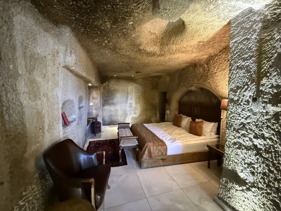 Divan Cave House