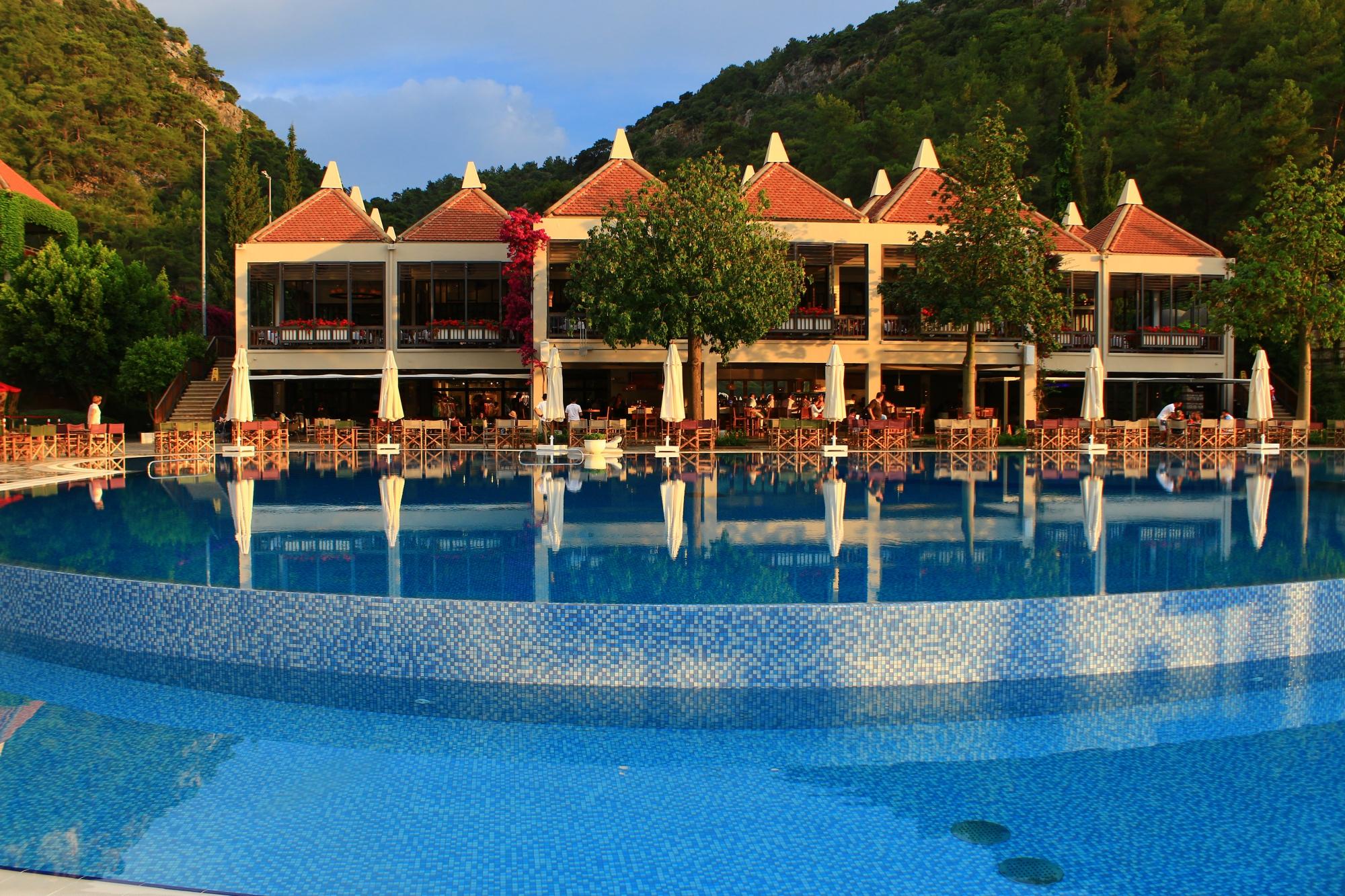 Hillside Beach Club