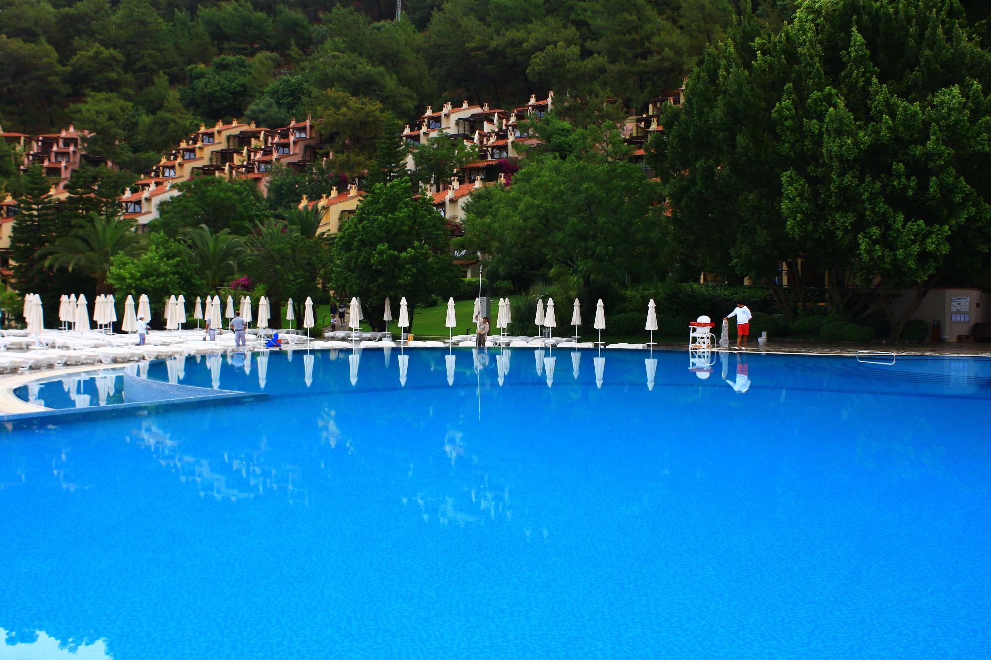 Hillside Beach Club