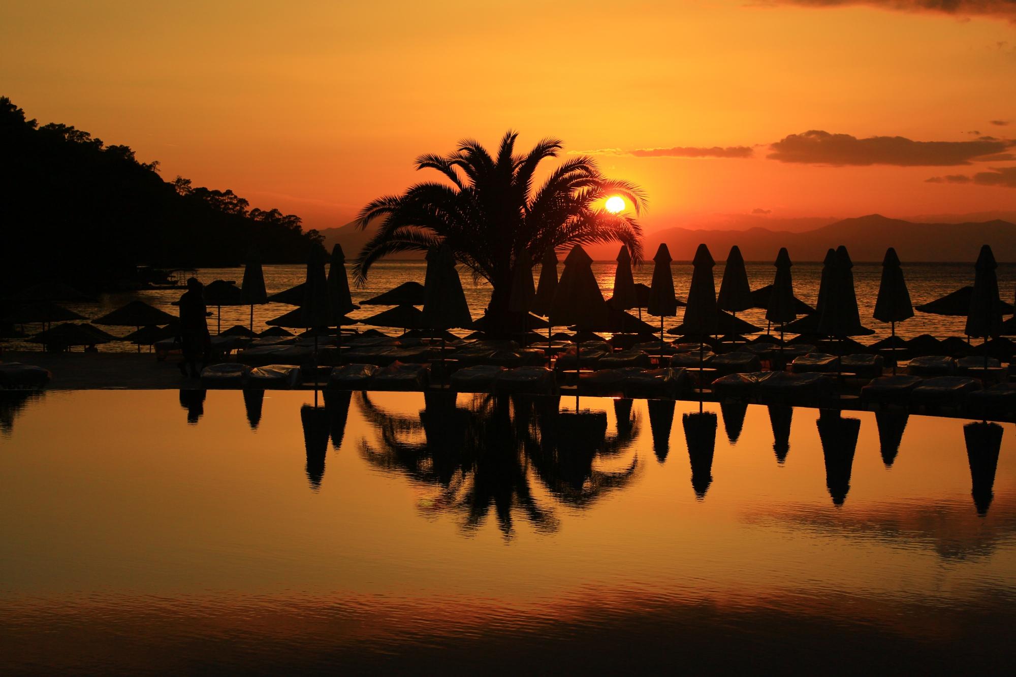 Hillside Beach Club