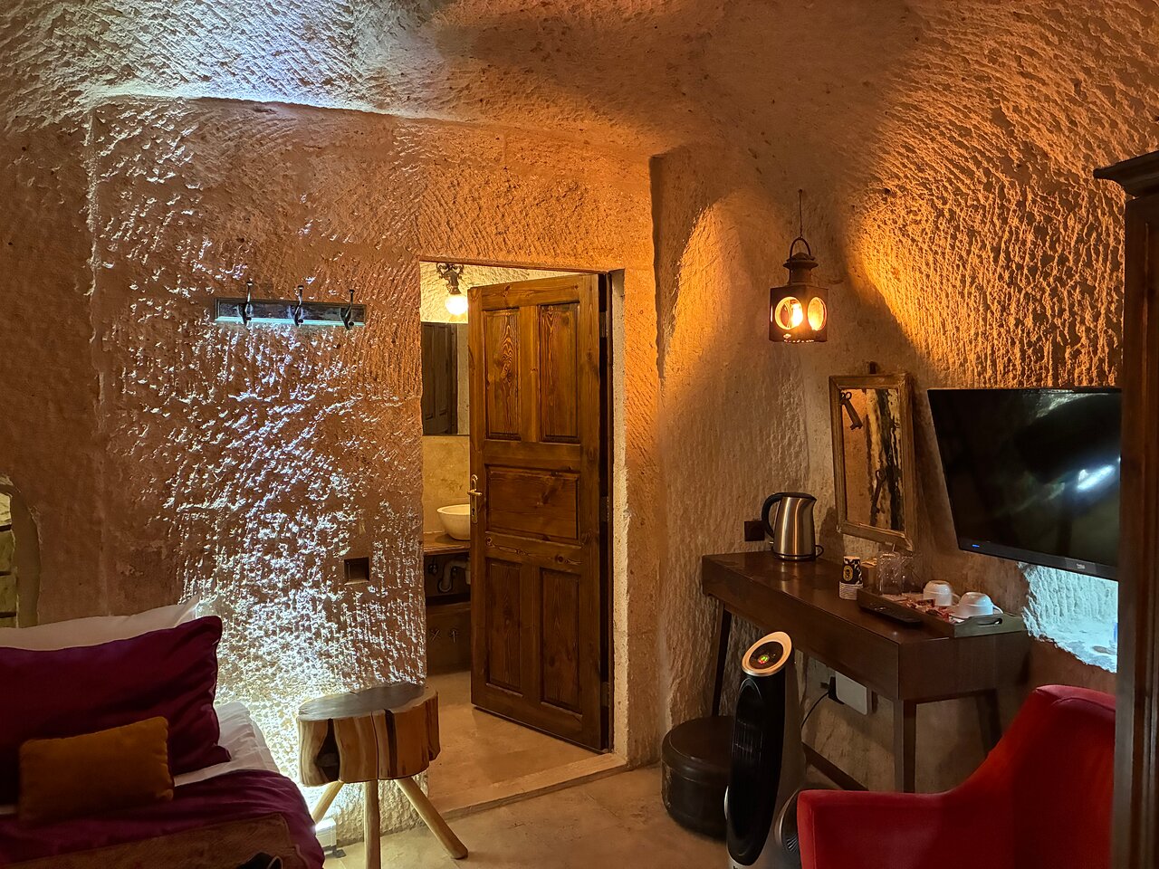 THE OWL CAVE HOUSE