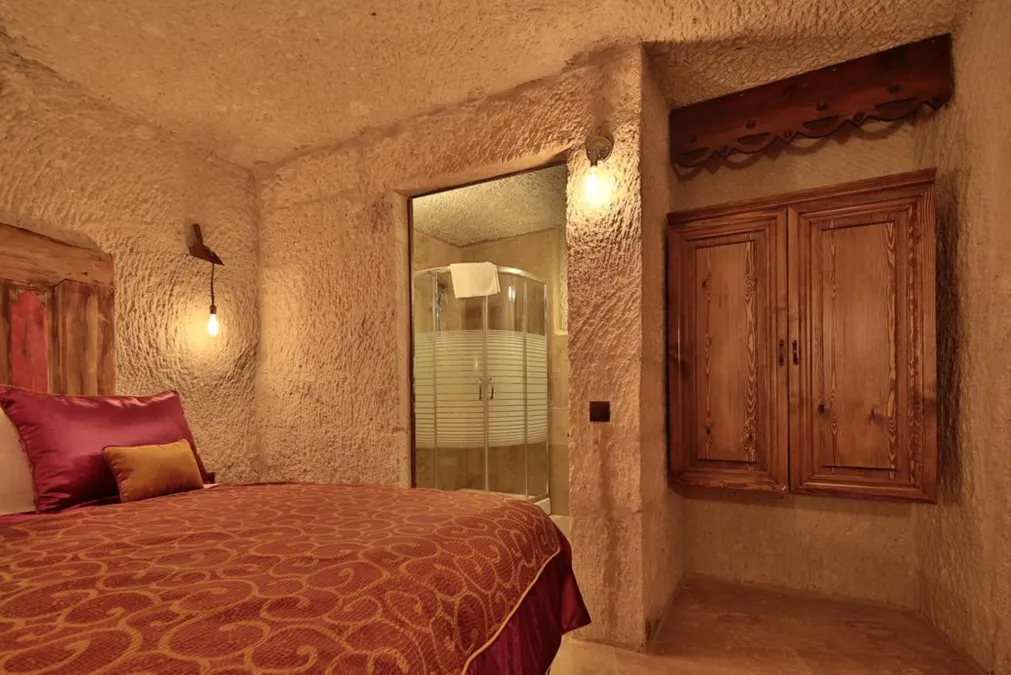 THE OWL CAVE HOUSE