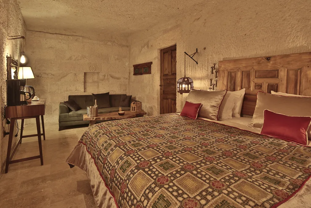 THE OWL CAVE HOUSE
