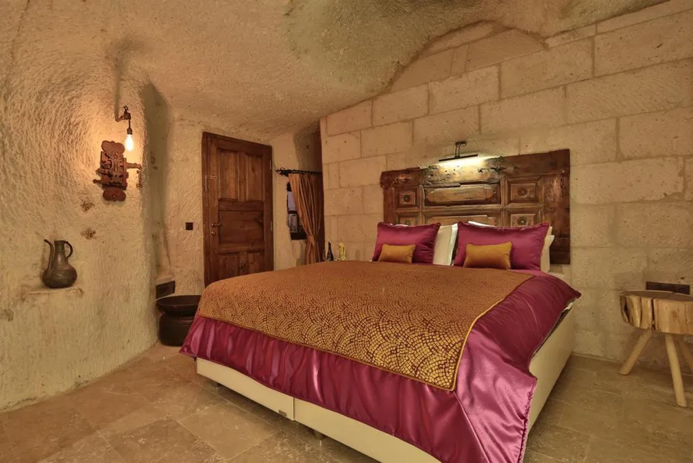 THE OWL CAVE HOUSE