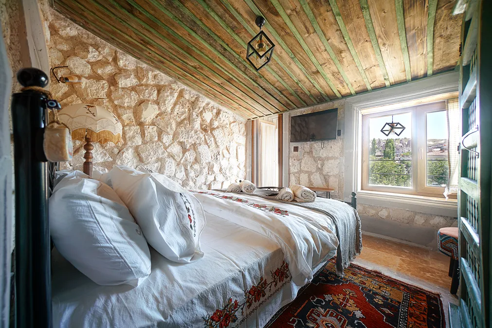 Aysel Inn House