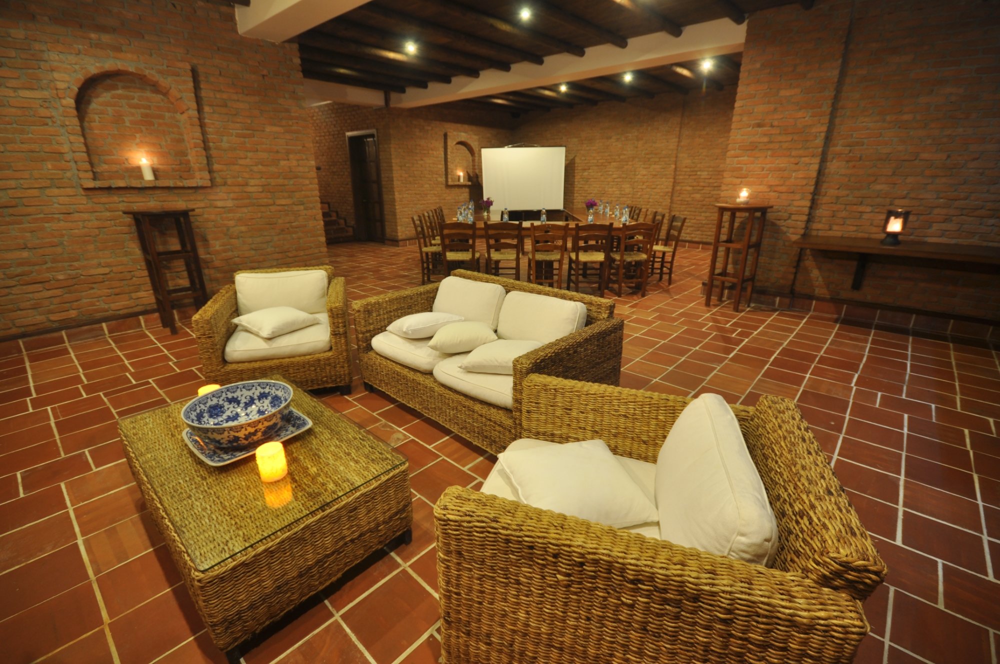 El Vino Hotel & Suites