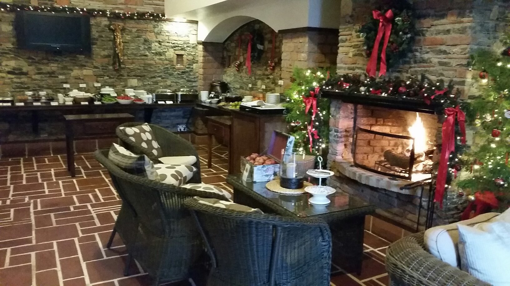 El Vino Hotel & Suites