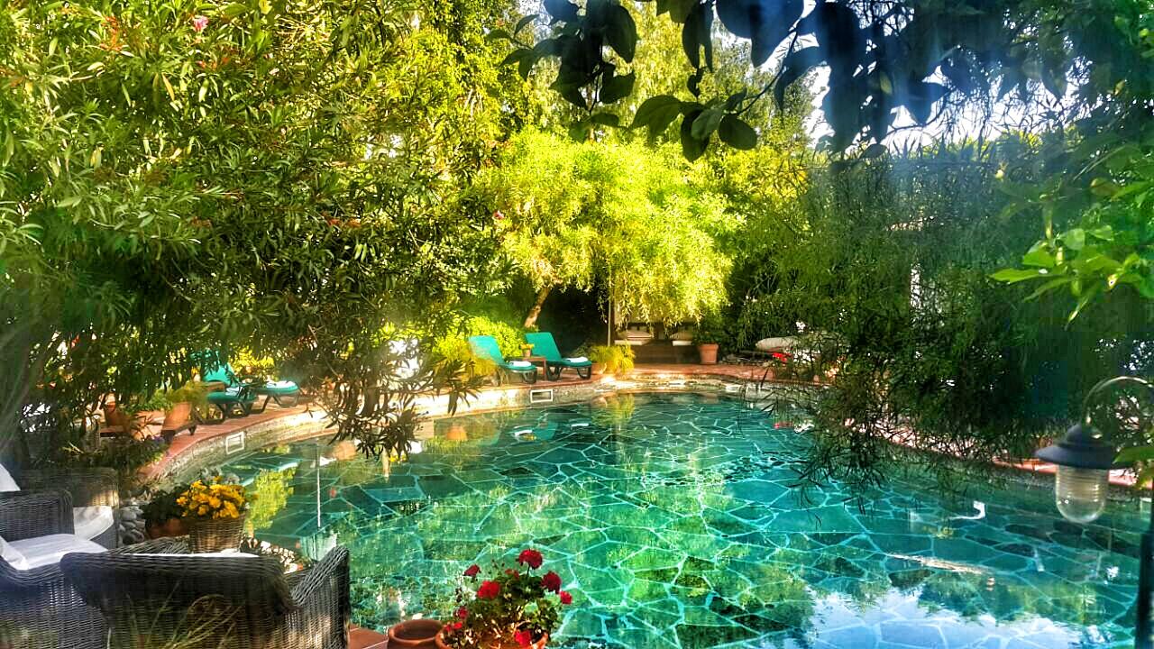 El Vino Hotel & Suites