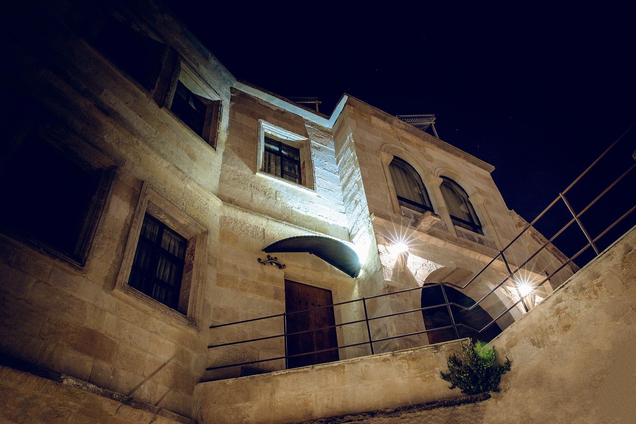 Sultan Cave Suites