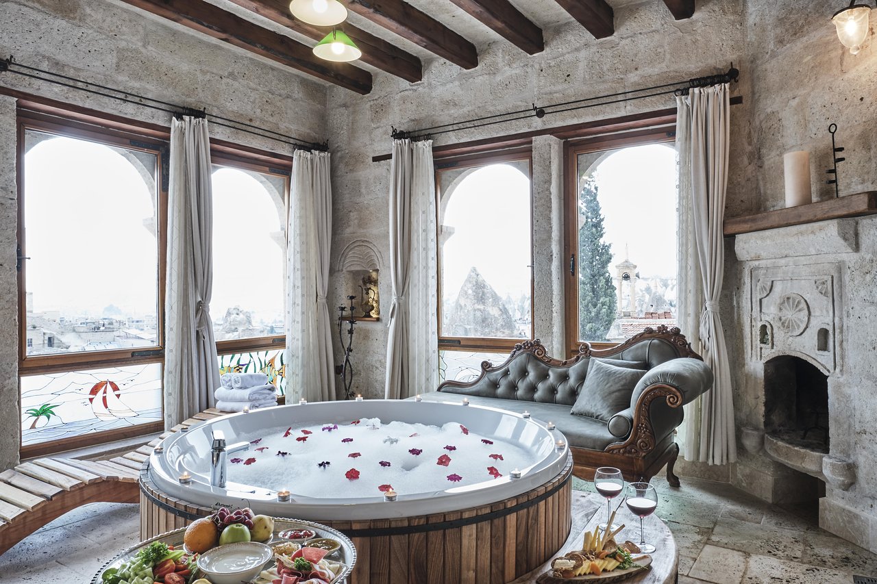 Sultan Cave Suites