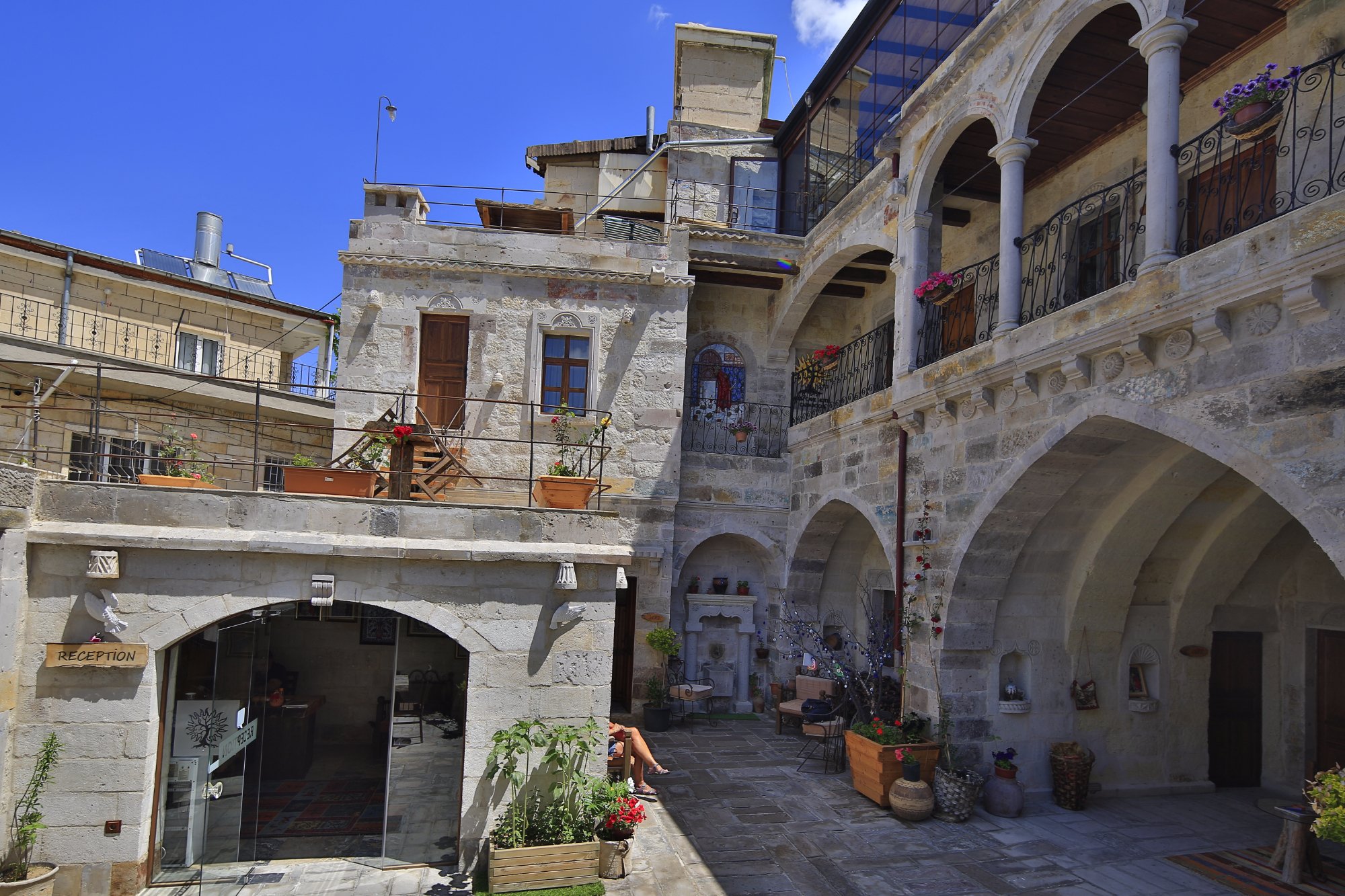 Aren Cave Hotel and Art Gallery