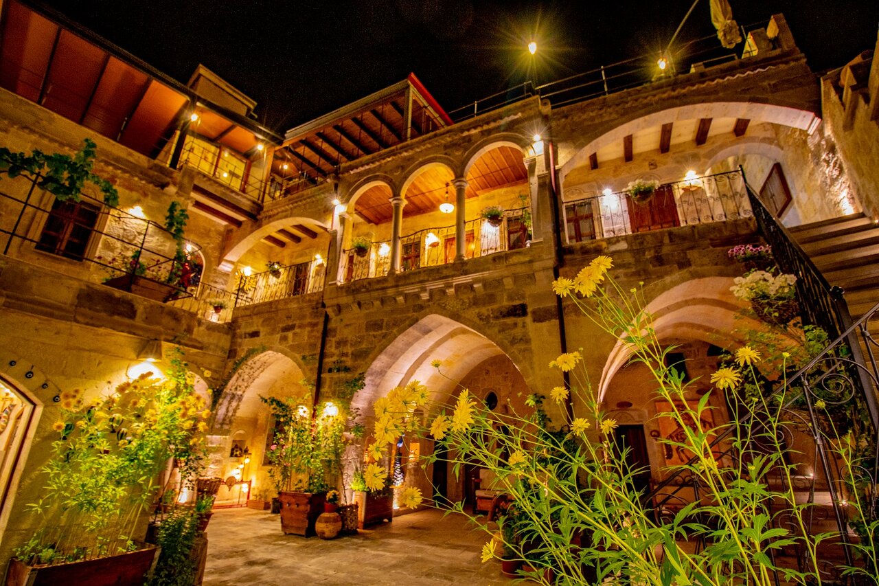 Aren Cave Hotel and Art Gallery