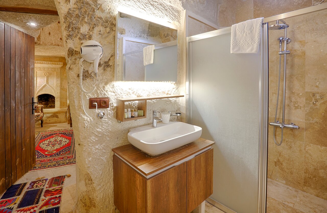 Tulip Cave Suites