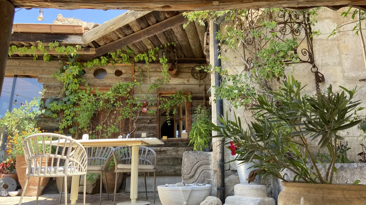 Potamia Cave Suites