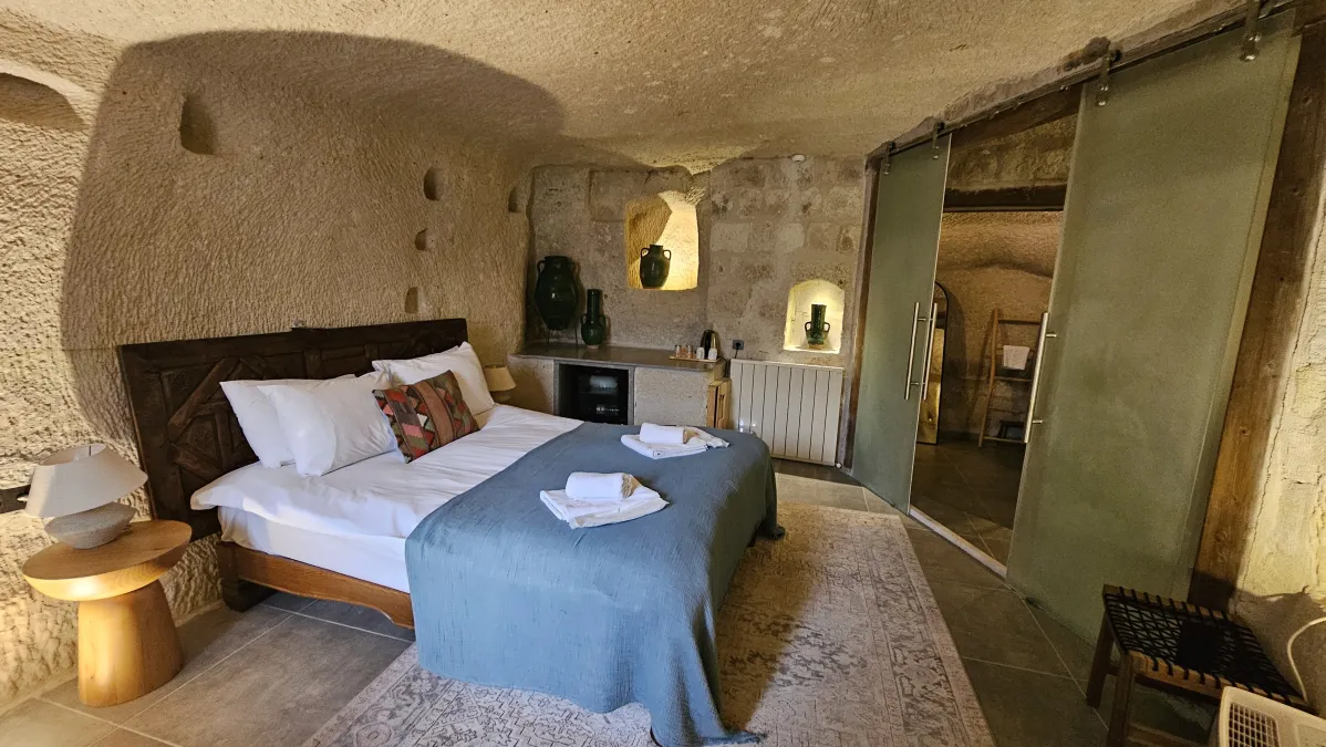 Potamia Cave Suites