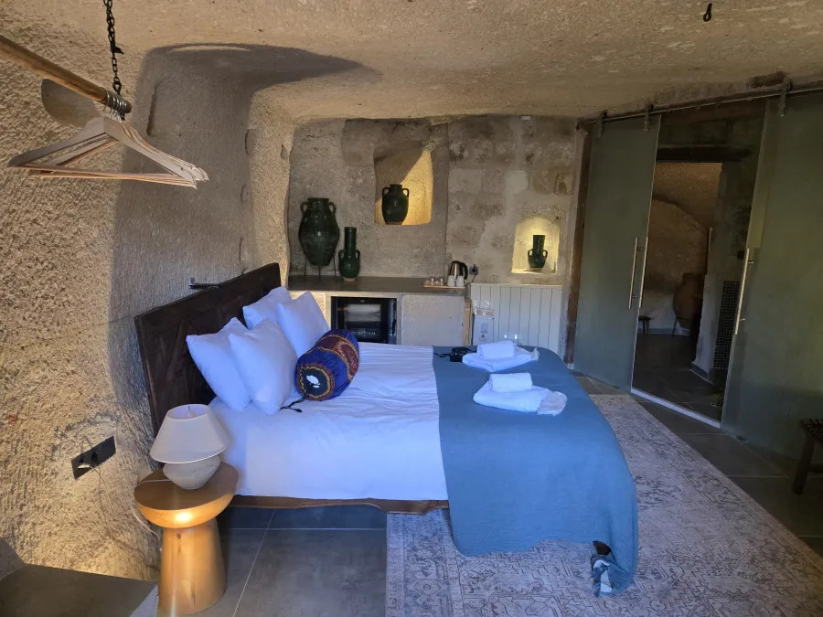 Potamia Cave Suites