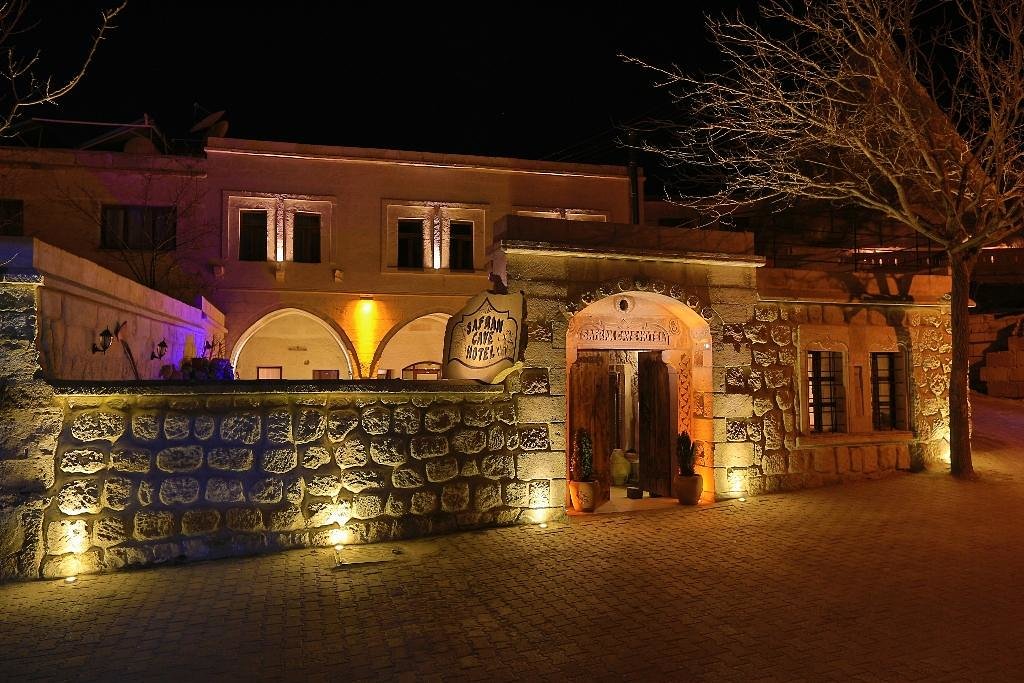 Safran Cave Hotel