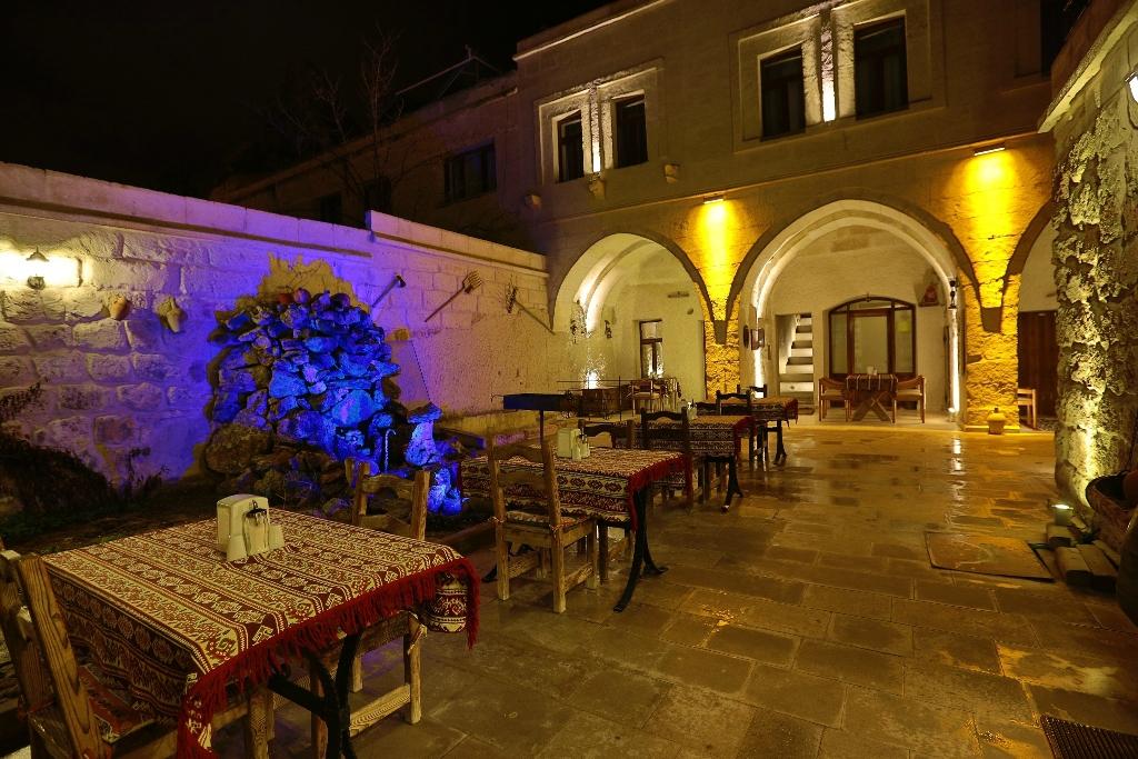 Safran Cave Hotel