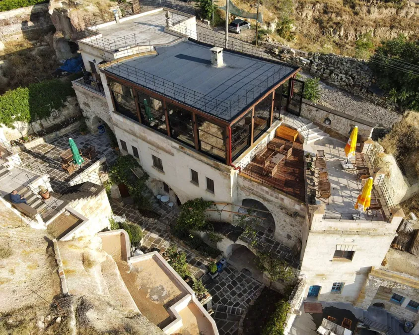 Canyon Cave Hotel
