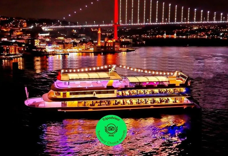 Boğazda Yemekli Tekne Turu, Gösteri ve Özel Masa
