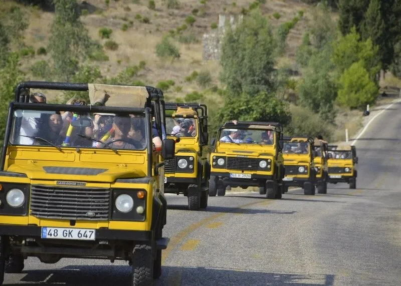 Джип-сафари на целый день в Фетхие с посещением Тлоса и Саклыкента
