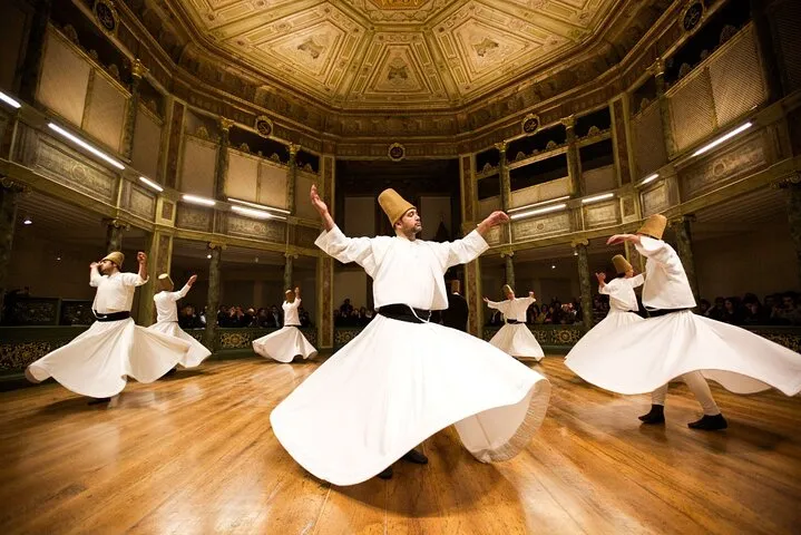 Dîner traditionnel turc à Istanbul et expérience avec les derviches