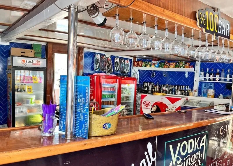 Олюдениз: Круиз на целый день с обедом и посещением Долины бабочек
