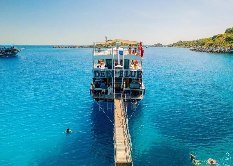 Олюдениз: Круиз на целый день с обедом и посещением Долины бабочек
