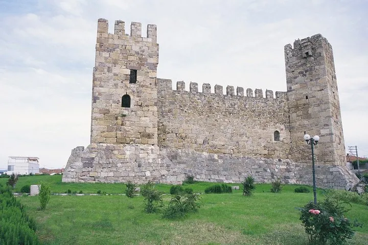 خدمات النقل الخاصة من مدينة إزمير أو مطار عدنان مندريس إلى منتجع ديكيلي أو العكس
