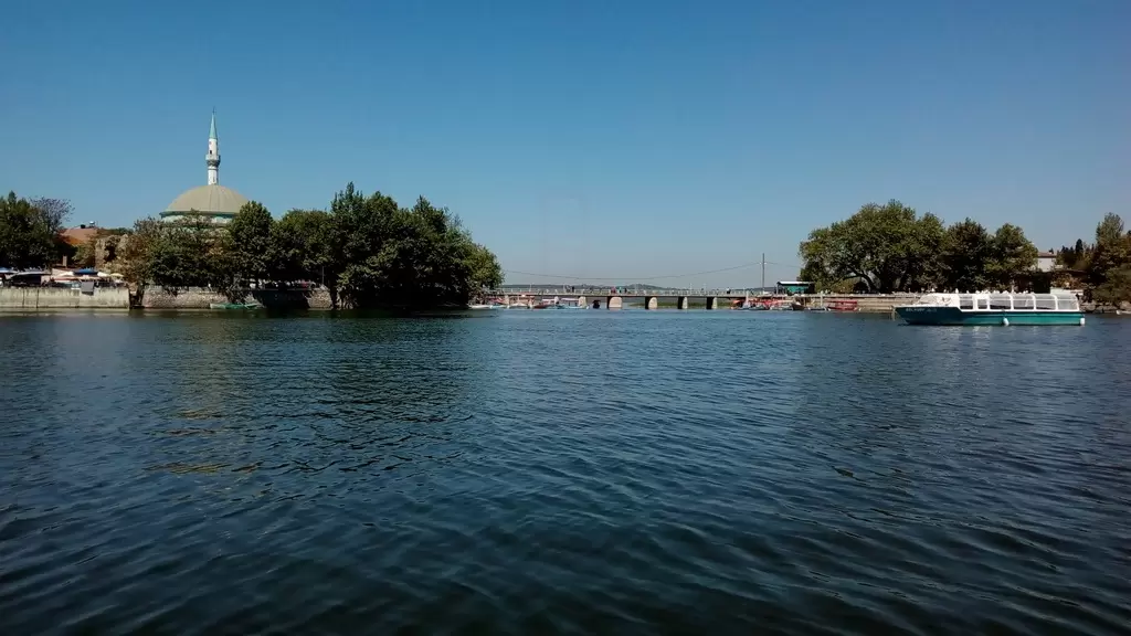 Uluabat Gölü