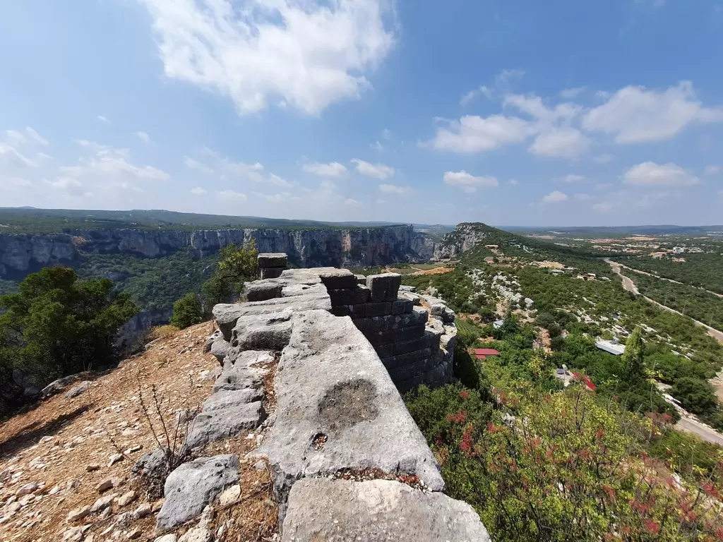 Yeniyurt Castle