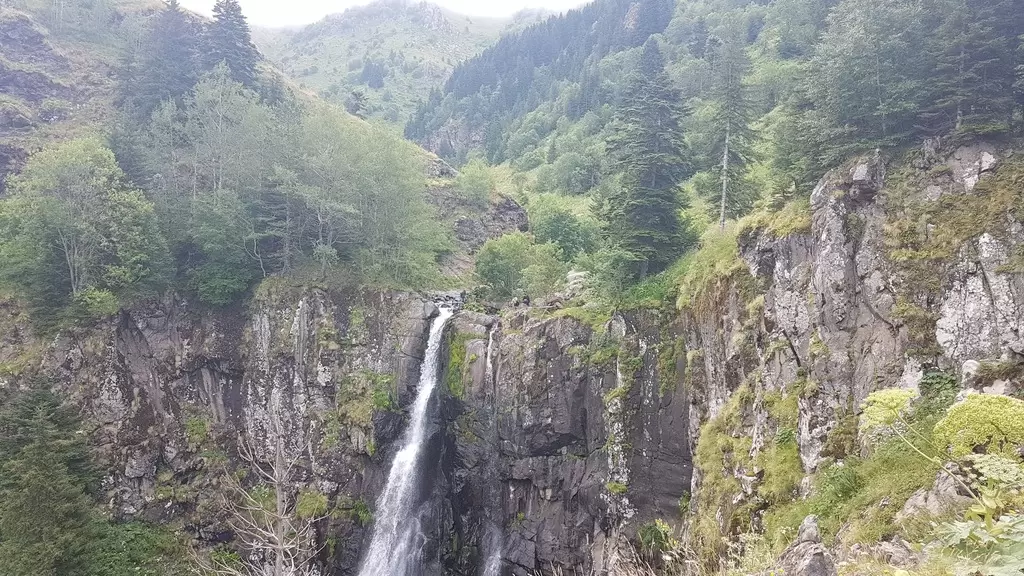 スアタン滝