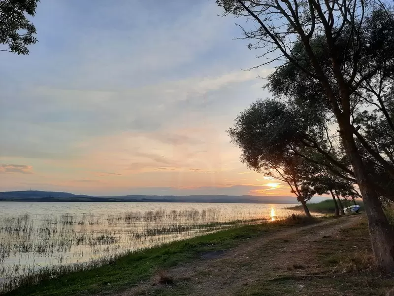 Озеро Бююкчекмедже