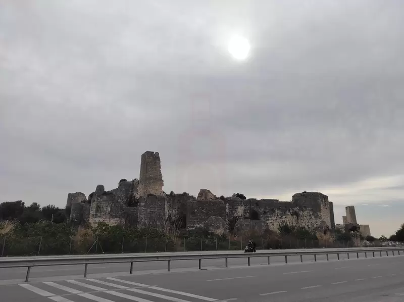 Kara Kalesi'ni keşfedin