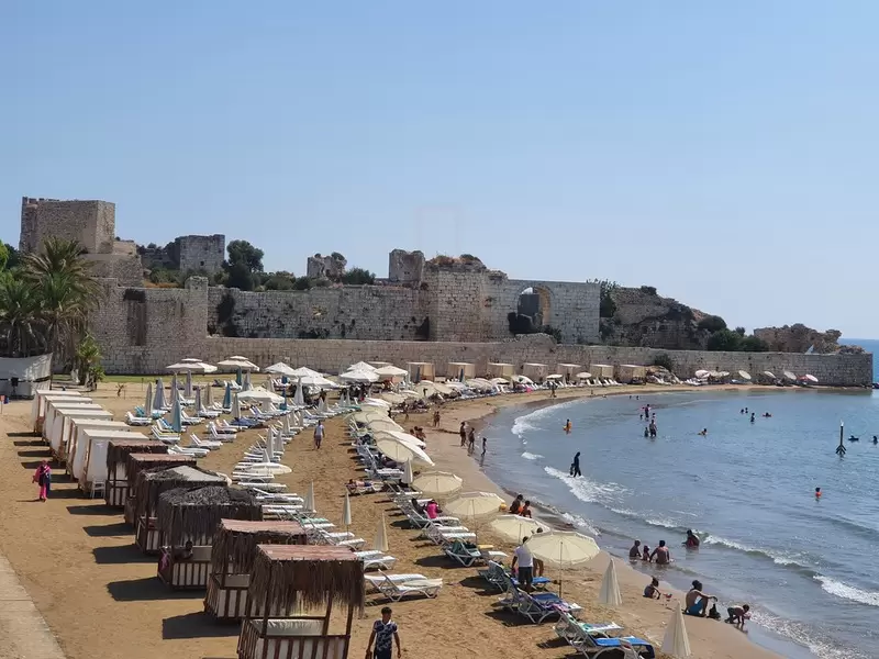 Kara Kalesi'ni keşfedin