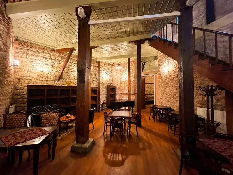 Entdecken Sie die Bibliothek des Ahmet Hamdi Tanpınar Literaturmuseums