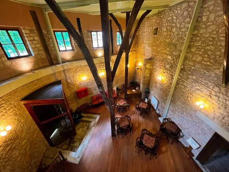 Entdecken Sie die Bibliothek des Ahmet Hamdi Tanpınar Literaturmuseums