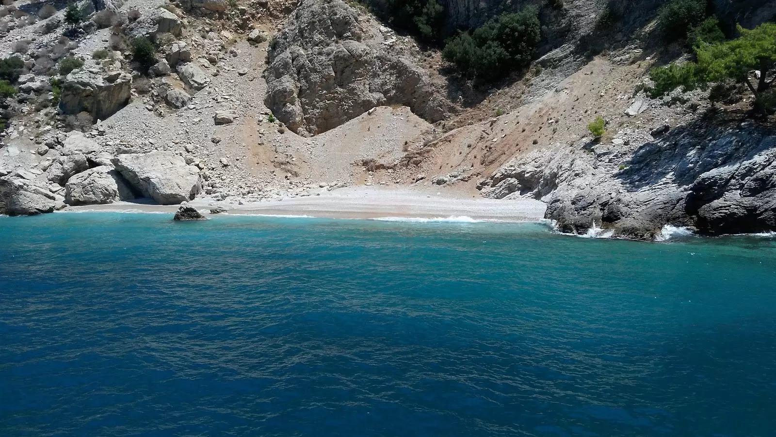 Plage de la grotte bleue
