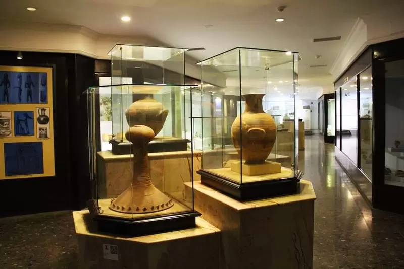 Откройте для себя Измирский археологический музей