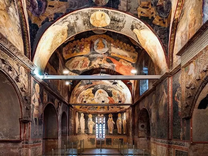 Откройте для себя церковь Хора