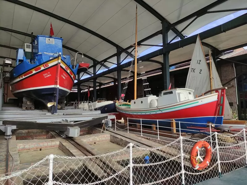 Discover Rahmi M. Koç Museum