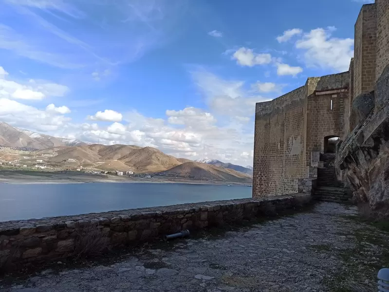 اكتشف قلعة بيرتيك