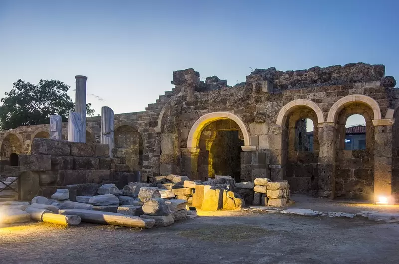 Lato della città antica