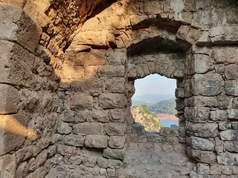 Discover Servantikar (Savranda Castle)