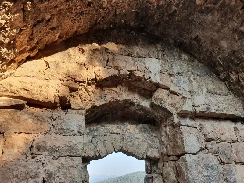 Discover Servantikar (Savranda Castle)