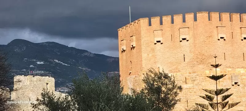 探索阿拉尼亚城堡