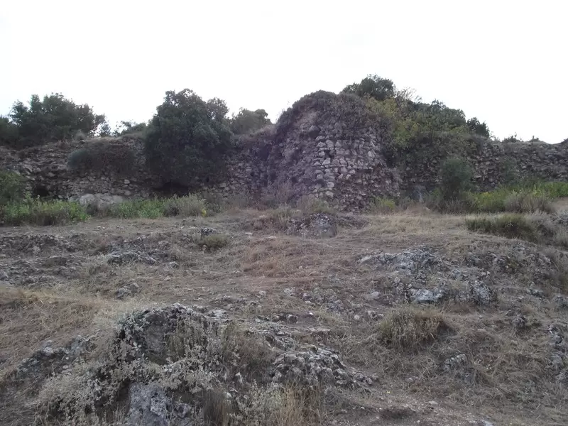 Откройте для себя замок Ниф