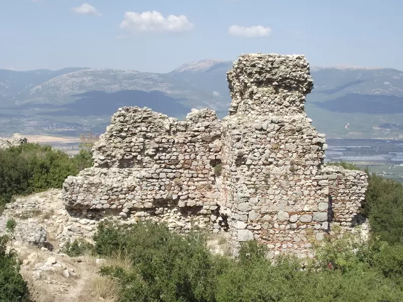 Откройте для себя замок Ниф