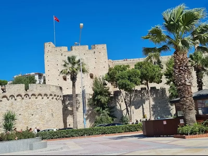 チェシュメ城を発見する