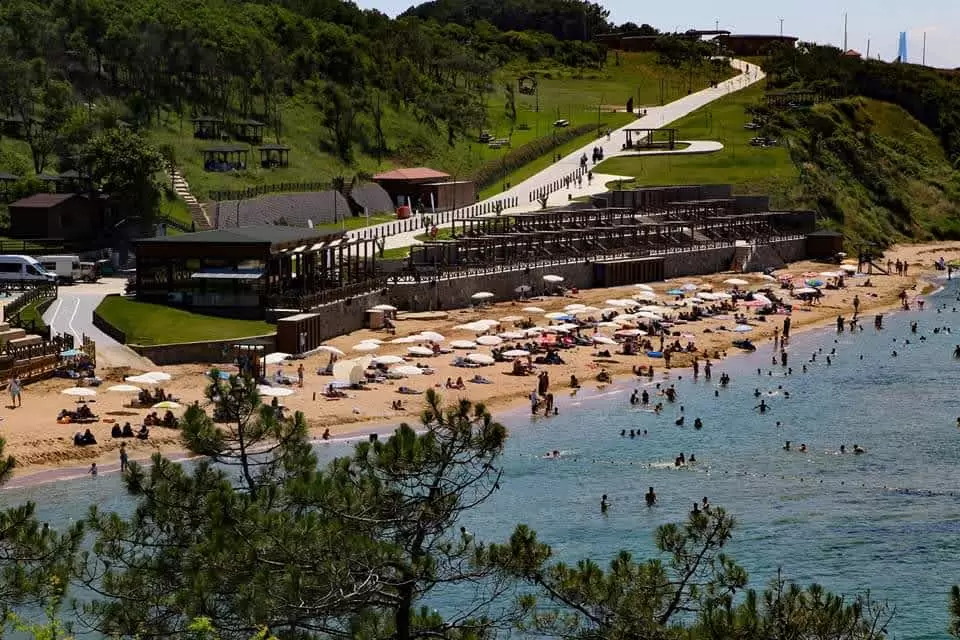 Plage d'Elmasburnu Kadinlar